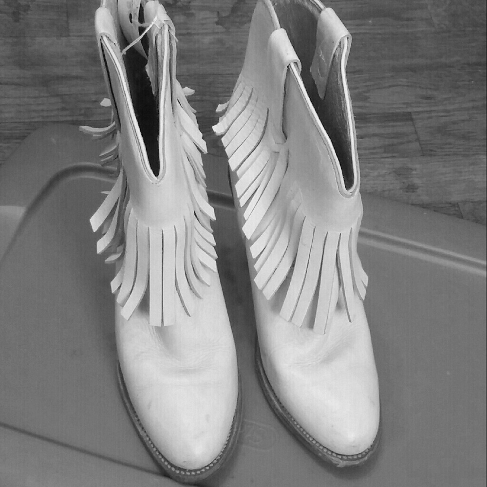White "Frye" leather cowboy style boot with fringe